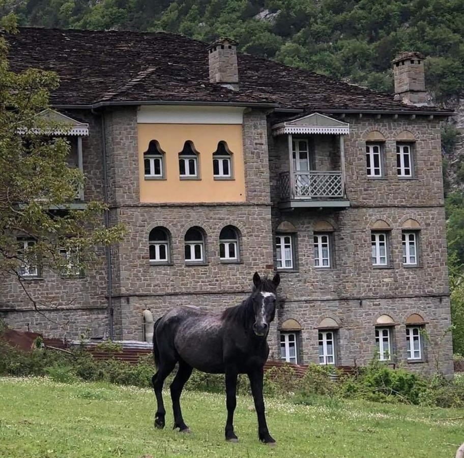 Hotel Petrotechno Tsepelovo Dış mekan fotoğraf